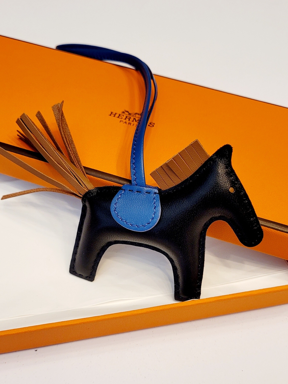 🇫🇷 Hermès Black Leather🐎 Rodeo Charm with Blue Saddle✨️